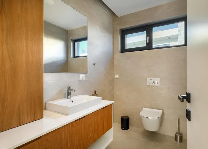 Вілла Levita With Pool *