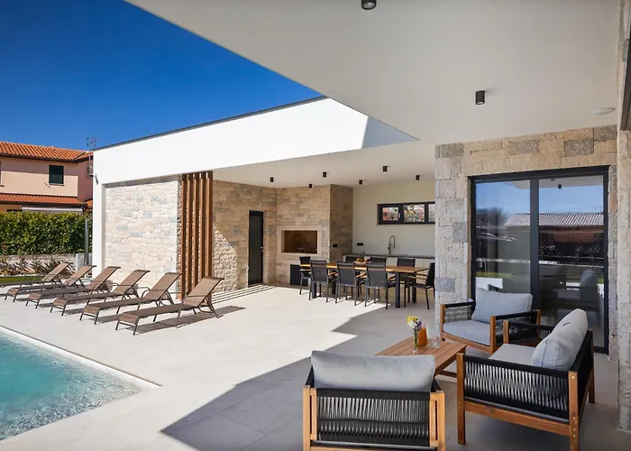 Levita With Pool * Пореч