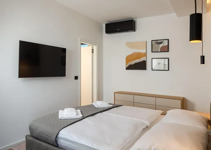 Levita With Pool Вілла