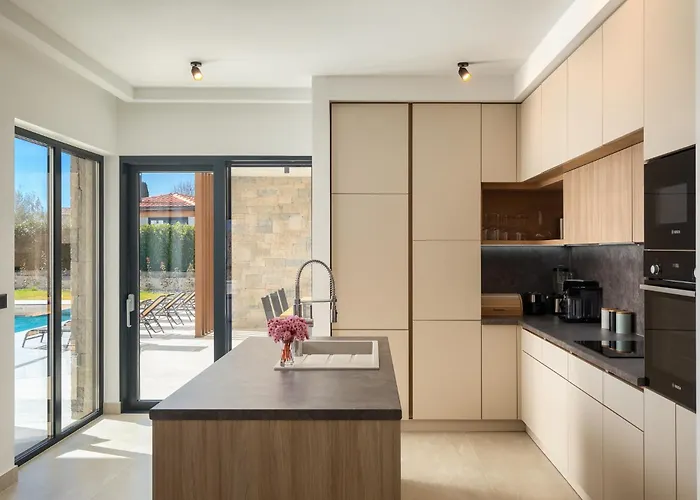 Вілла Levita With Pool *