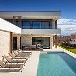 Βίλα Levita With Pool Πόρετς