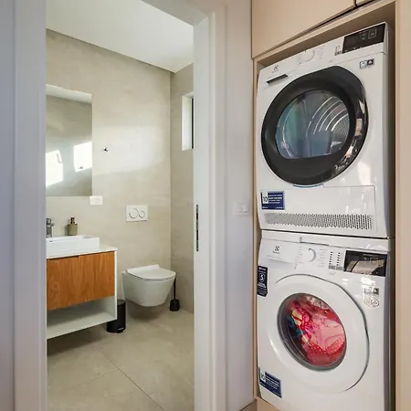 Levita With Pool 포레치