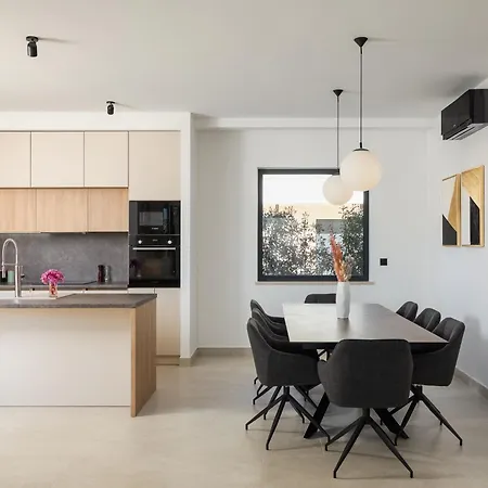 Levita With Pool 포레치