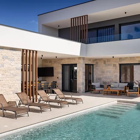 Levita With Pool 빌라 *