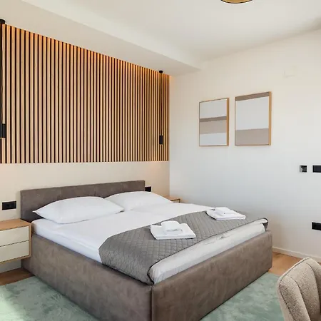 Levita With Pool 빌라 포레치